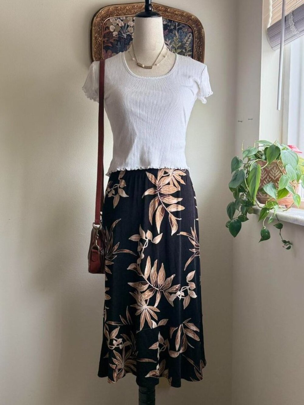 Vintage 90s Black & tan tropical floral midi skirt